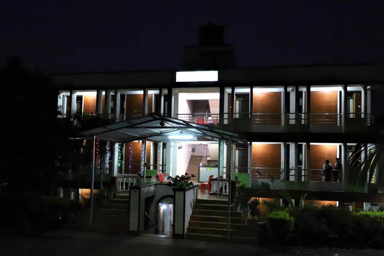 River Palace - A Valley View Hotel Панчгани Екстериор снимка