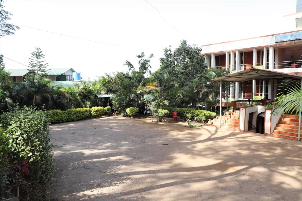 River Palace - A Valley View Hotel Панчгани Екстериор снимка