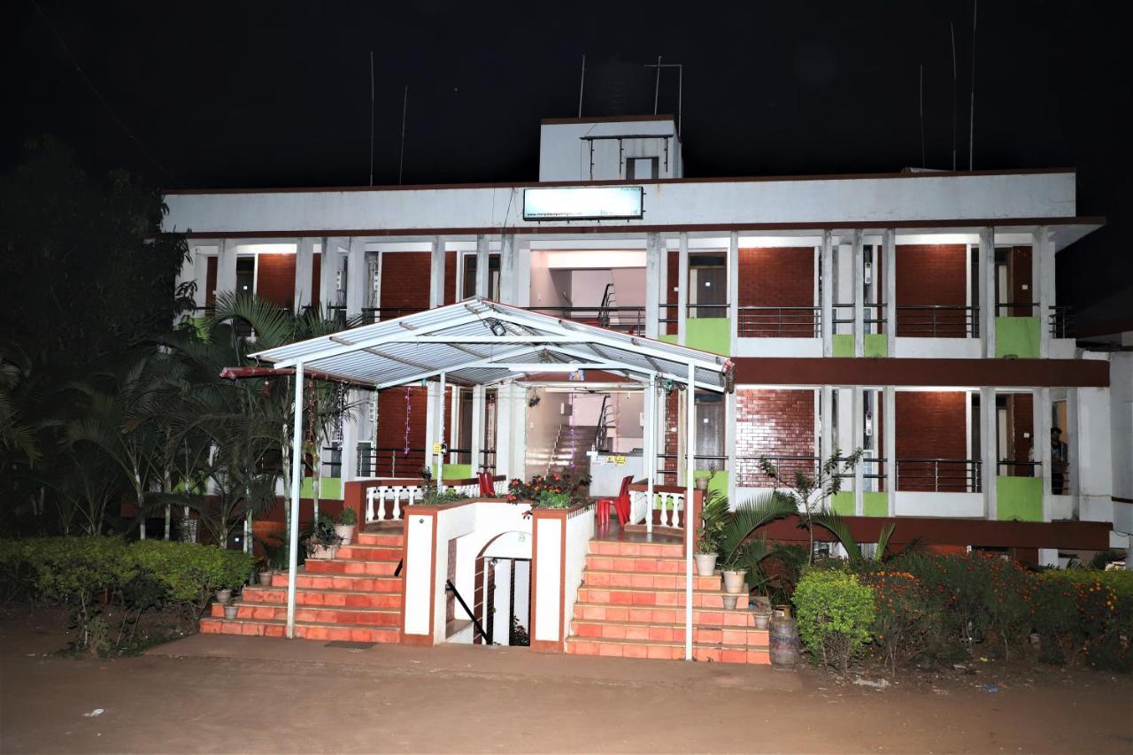 River Palace - A Valley View Hotel Панчгани Екстериор снимка