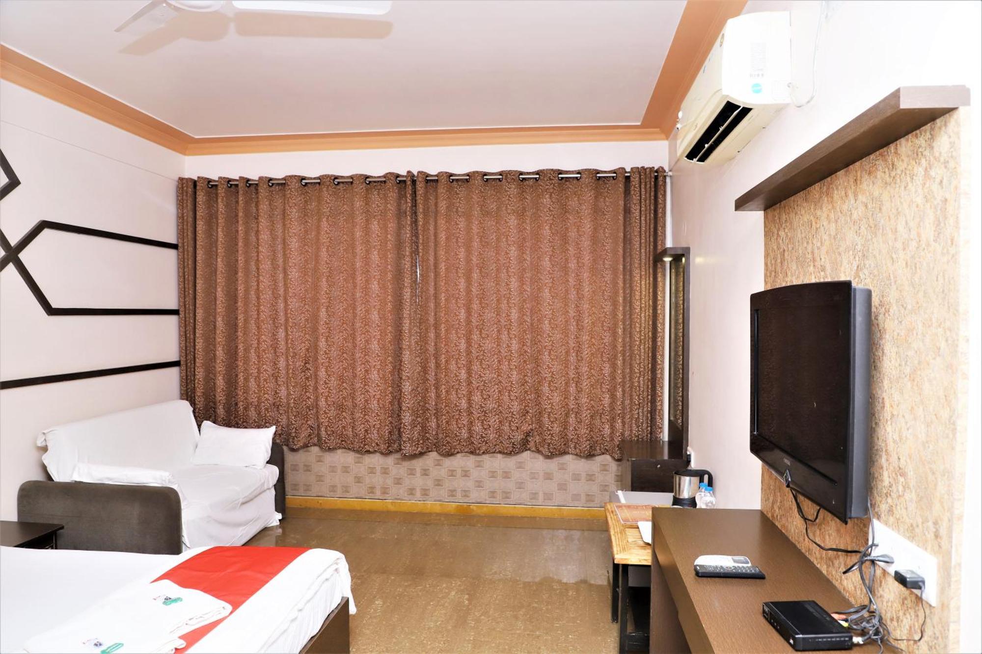 River Palace - A Valley View Hotel Панчгани Екстериор снимка